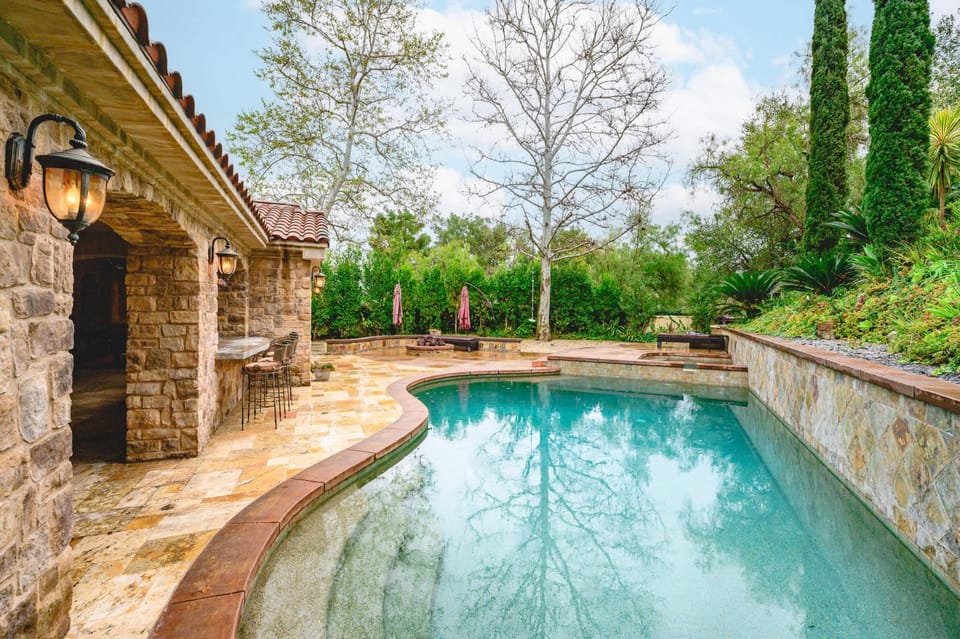 Luxury Villa w Pool Garden & Outdoor Lounge House in Rancho Santa Margarita