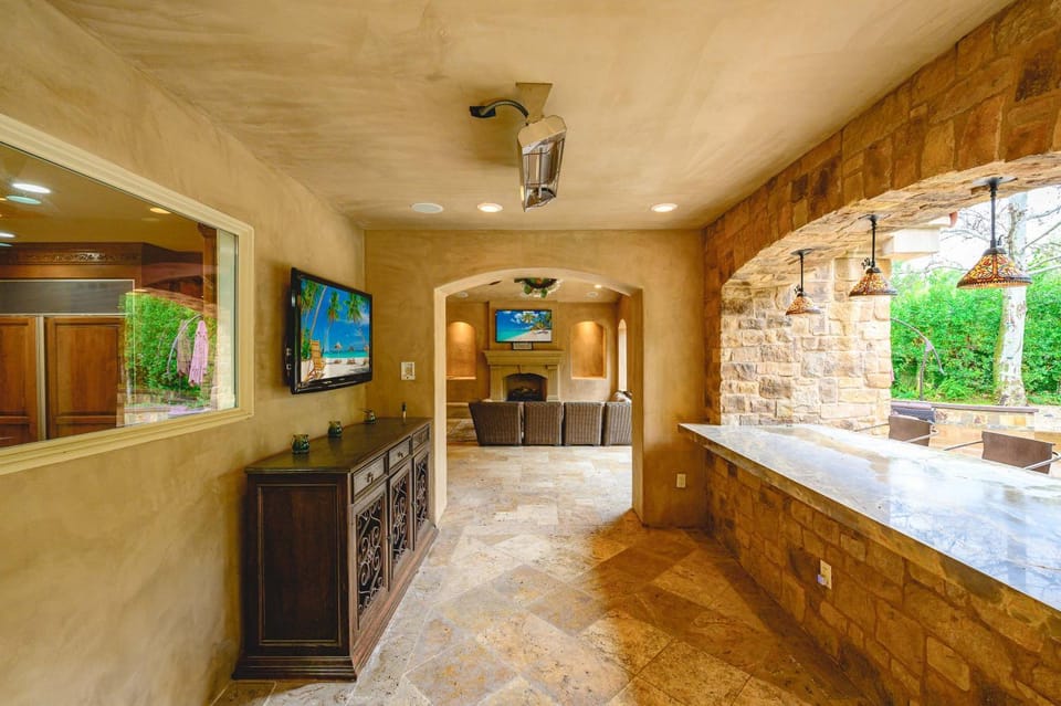 Luxury Villa w Pool Garden & Outdoor Lounge House in Rancho Santa Margarita