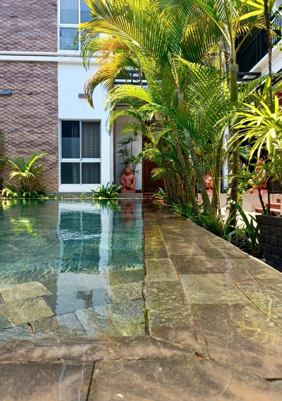 Property building, Garden, Garden view, Swimming pool