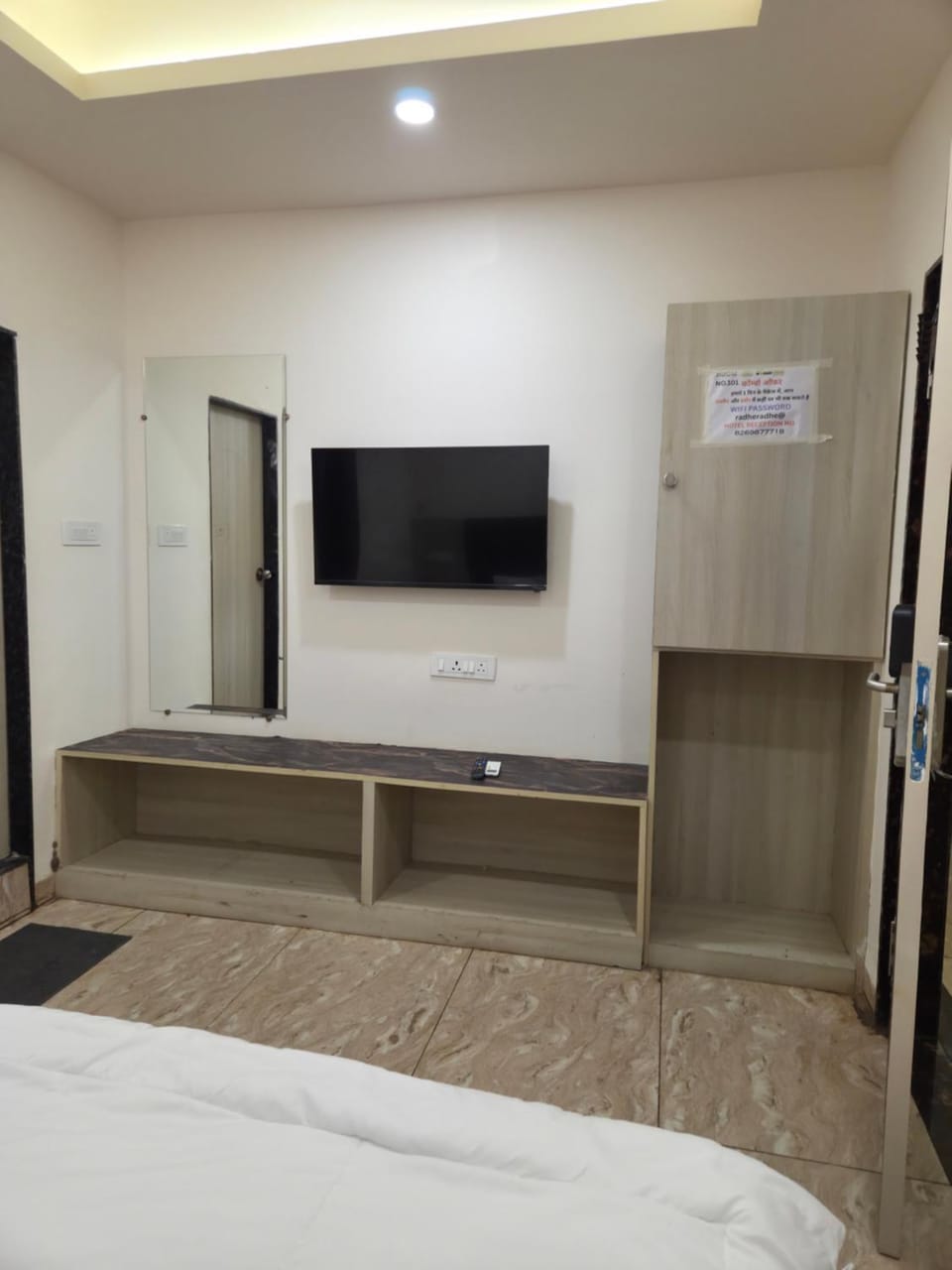 TV and multimedia, Bedroom, wardrobe