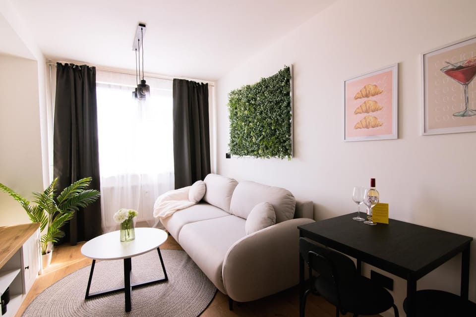 Living room, Inner courtyard view