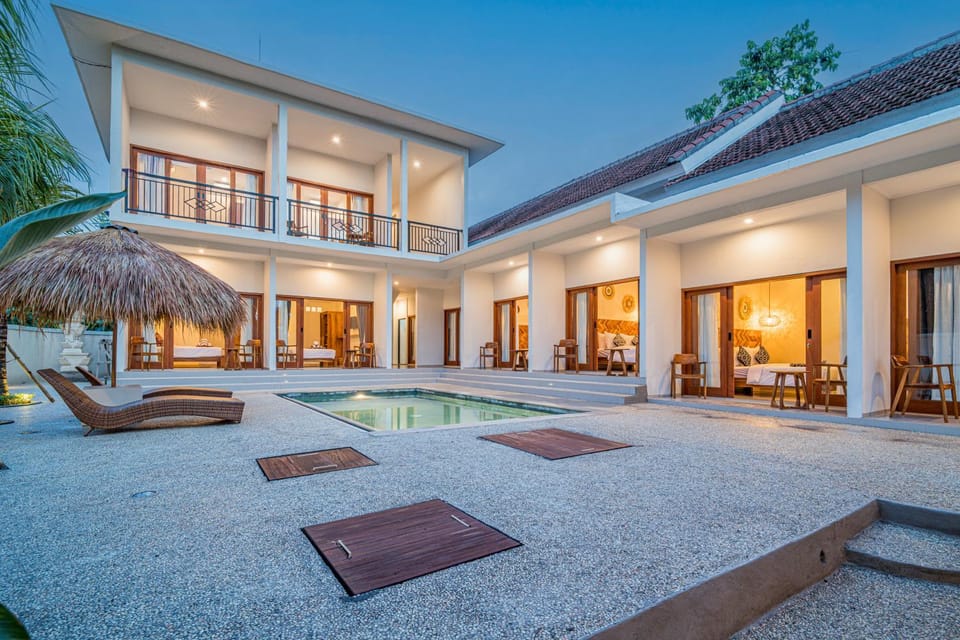 Property building, Patio, Night, Garden, Pool view, sunbed