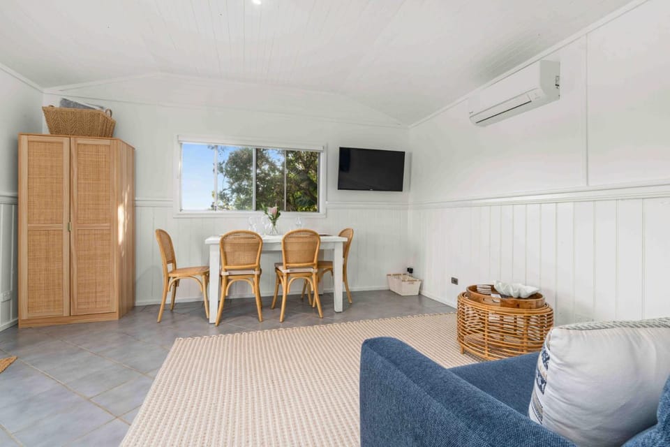 Surfrider Studio - Pet Friendly - 50m to Beach - Book 3 Nights, Pay for 2 until 24 September 2026 Apartment in Culburra Beach