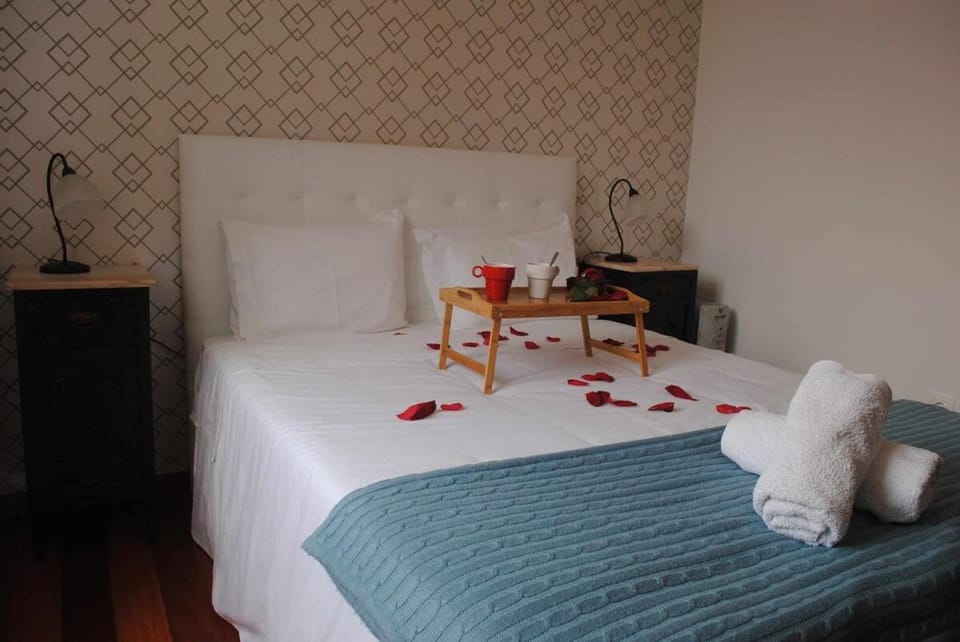 GuestReady - Vila Rosa - Renovated Seaviews House House in Funchal
