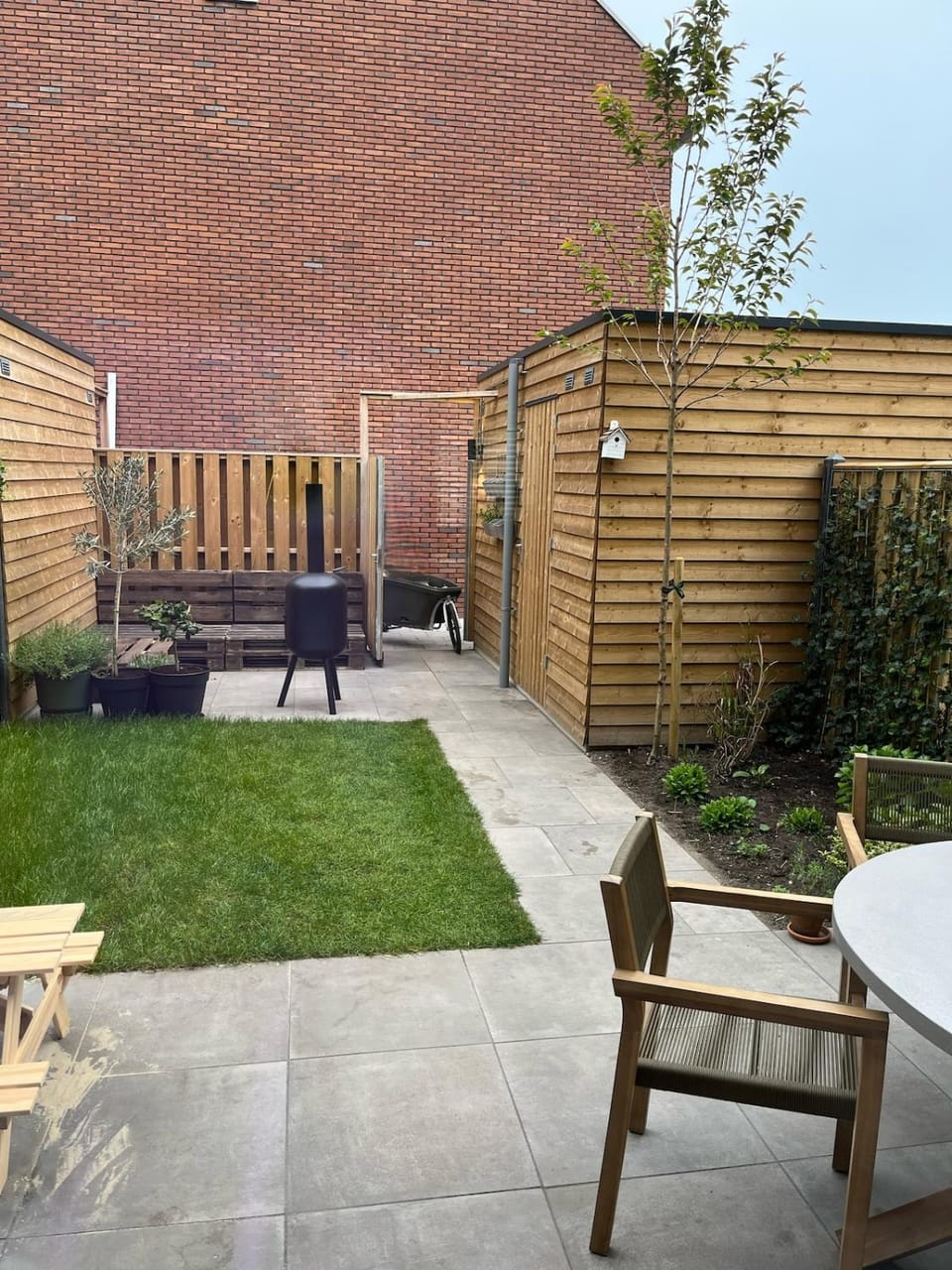 Facade/entrance, Garden