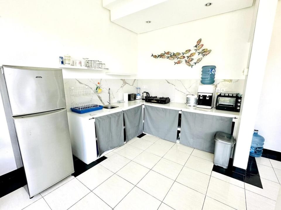 Kitchen or kitchenette, oven, toaster