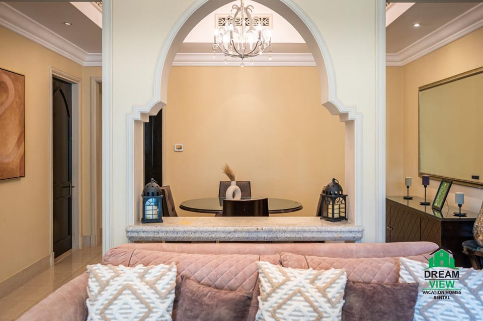 TV and multimedia, Living room, Photo of the whole room, Seating area, Dining area