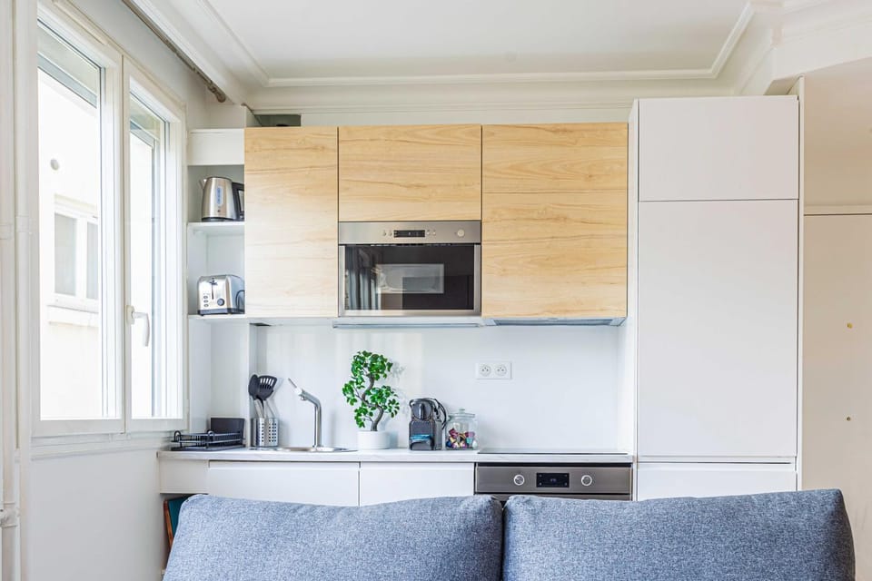 Kitchen or kitchenette, oven, stove