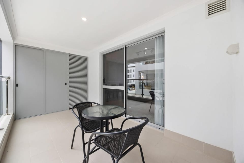 Sun Sand & Style Cozy 2BR Coastal Retreat in Rockingham Apartment in Perth