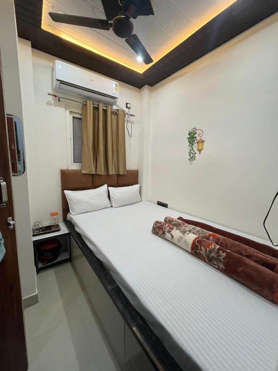 Bed, TV and multimedia, Photo of the whole room, Bedroom, air conditioner