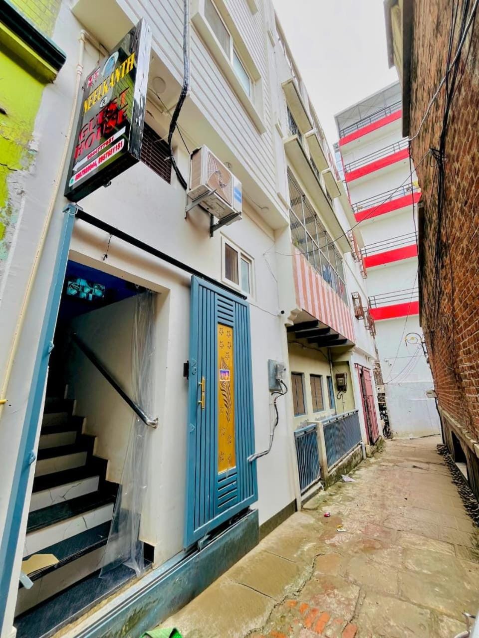 Facade/entrance
