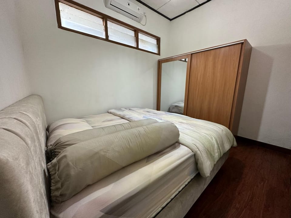 Bed, Bedroom, wardrobe