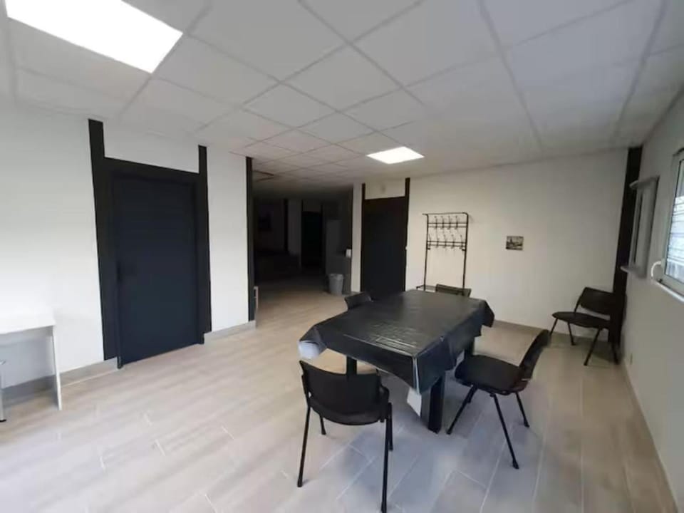 Dining area, Meals