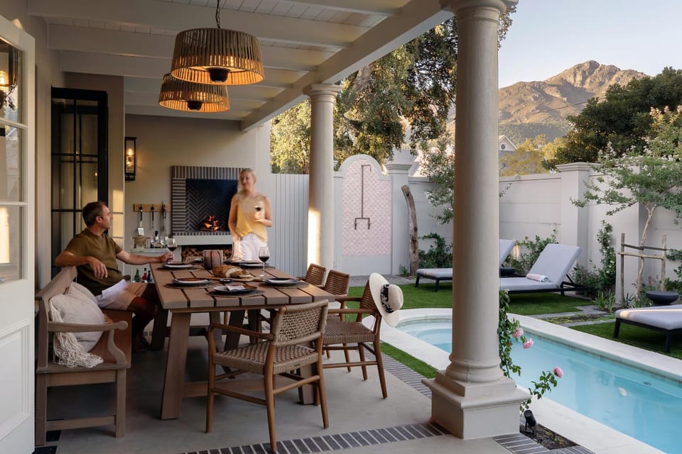 Patio, Seating area, Dining area, Evening entertainment, Mountain view, Swimming pool, sunbed
