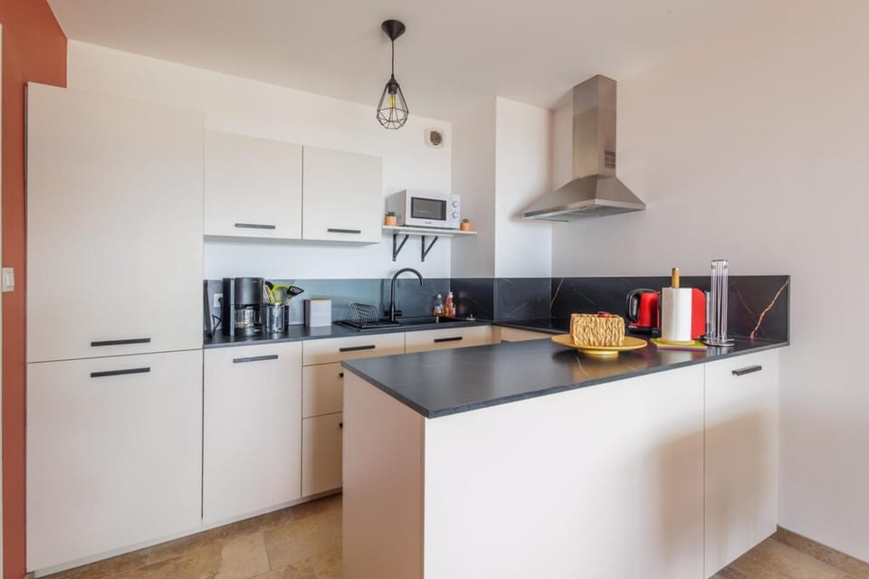 Cosy T2 vue mer climatisé wifi et tout équipé refait à neuf Apartment in Ajaccio