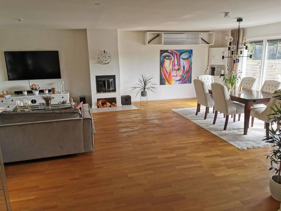 Living room, Decorative detail