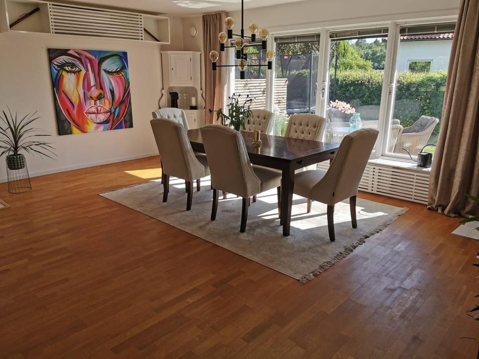 Decorative detail, Dining area