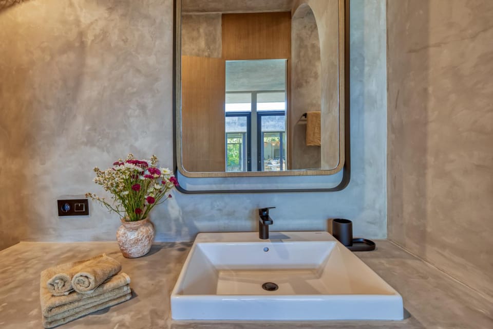 2 bedroom entire place Big Isa Villa Uluwatu R Villa in Bali