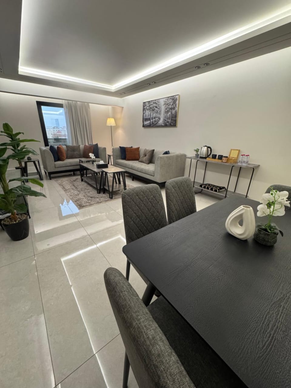 TV and multimedia, Coffee/tea facilities, Living room, Seating area, Dining area, internet