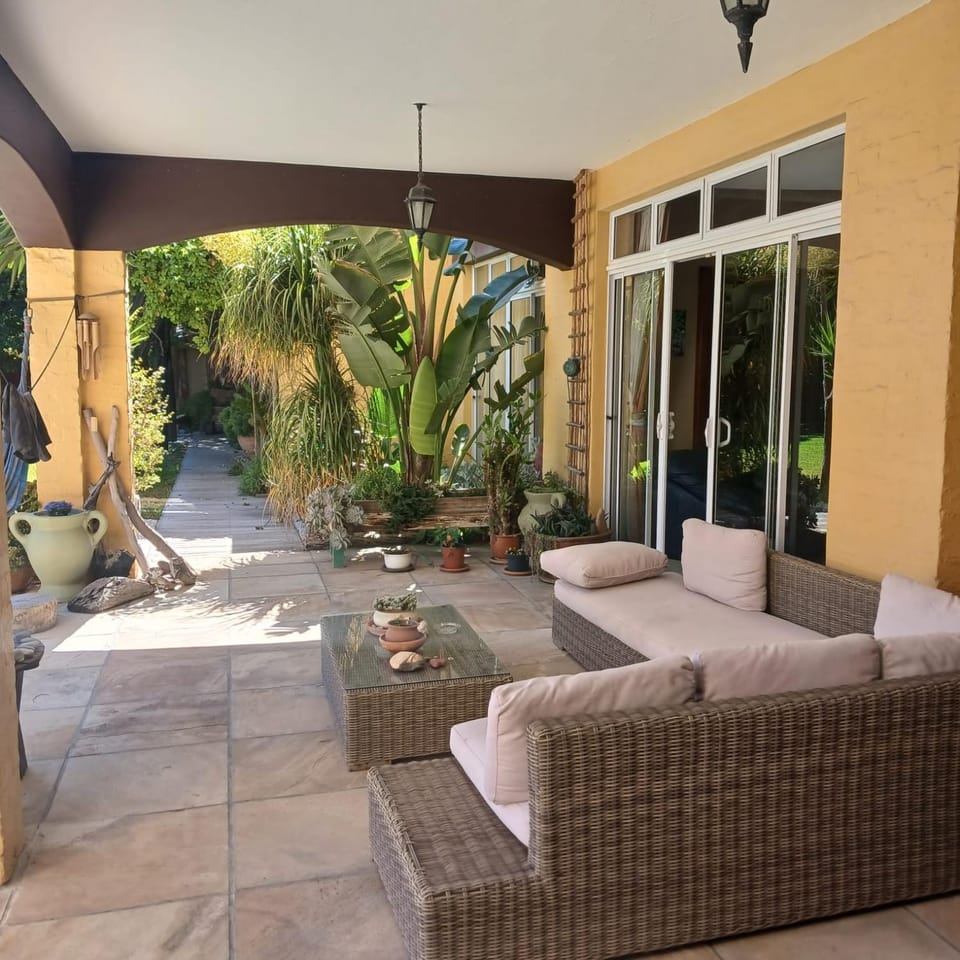 Patio, Day, Garden, Balcony/Terrace, Seating area, Garden view