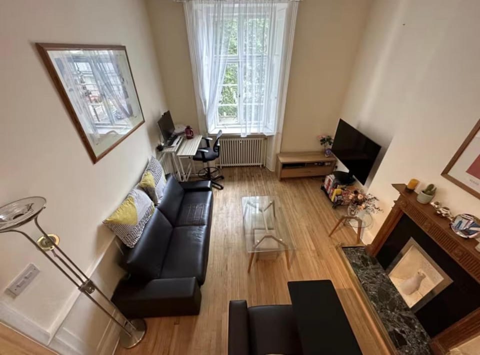 Two double Mezzanine in central Paddington Apartment in City of Westminster