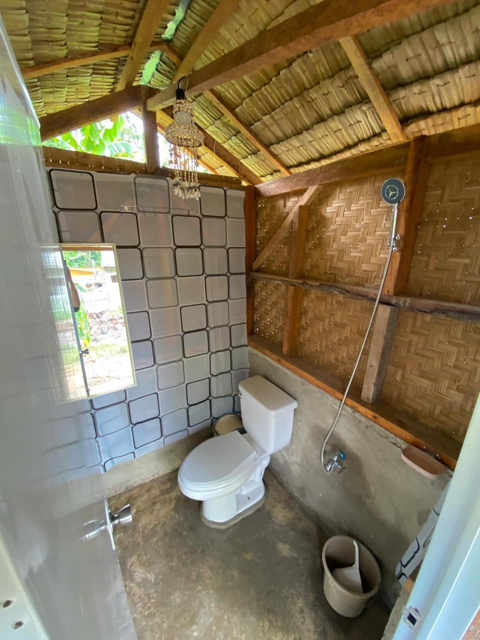 Monera Native Hut Campground/ 
RV Resort in Siquijor