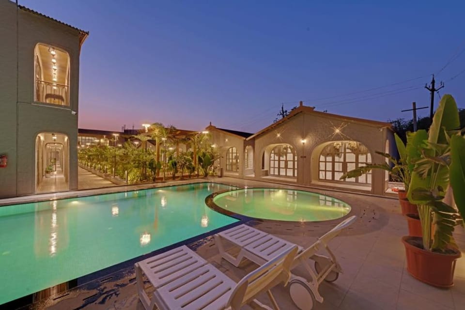 Pool view, Swimming pool