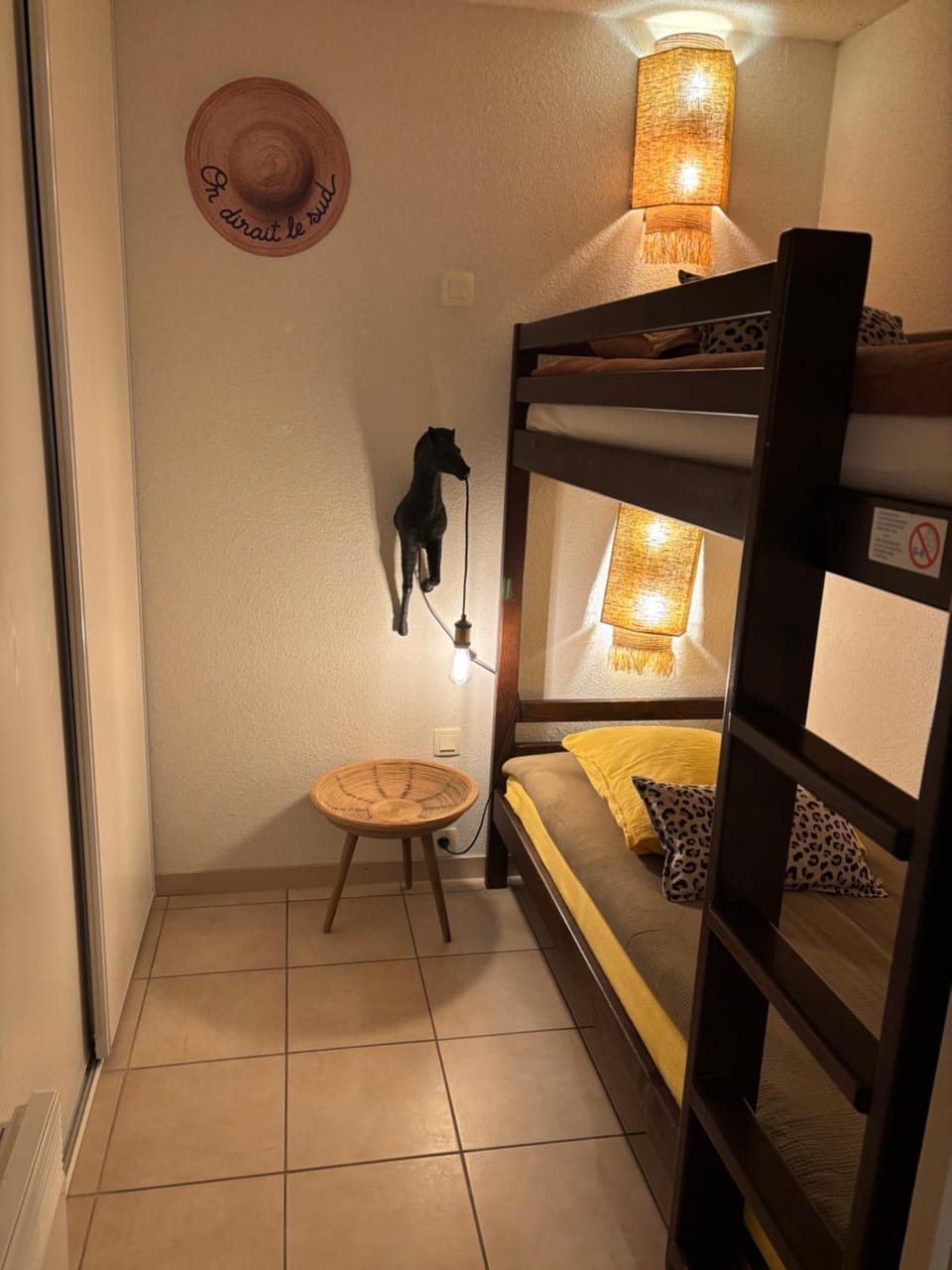 Bed, Photo of the whole room, Bedroom, bunk bed
