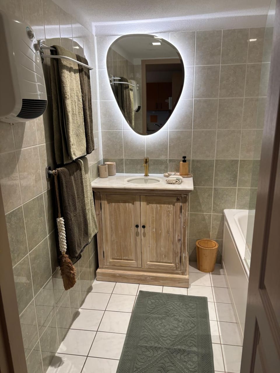 Shower, Bathroom, towels