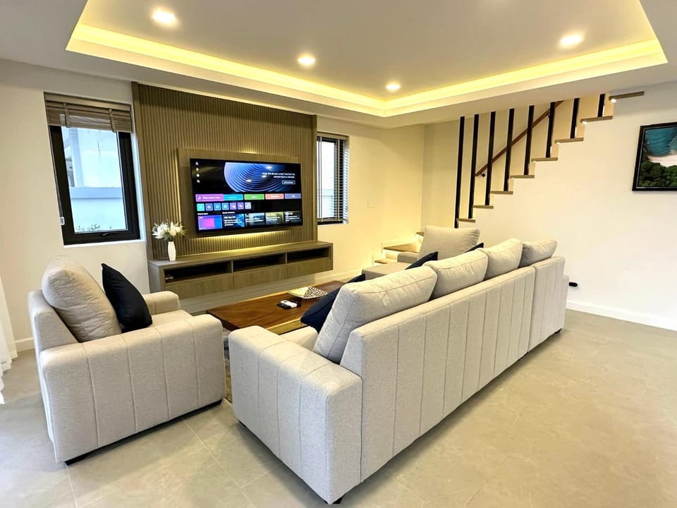 Zensiri Luxury 3BDR Pool Villa Villa in Pattaya City