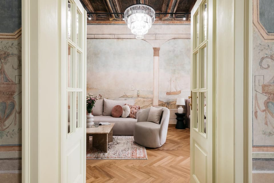 Day, View (from property/room), Living room, Decorative detail, Seating area, internet