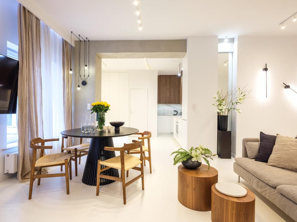 Facade/entrance, TV and multimedia, Kitchen or kitchenette, Living room, Photo of the whole room, Seating area, Dining area