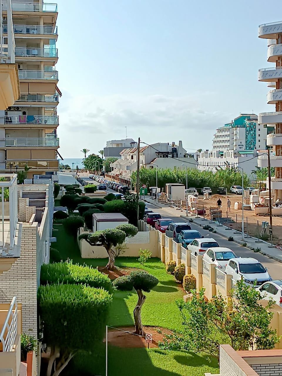 Neighbourhood, Beach, Location