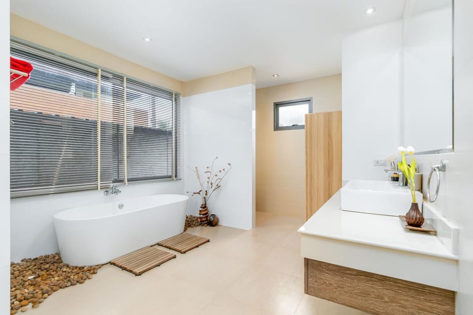 Bathroom, Bath