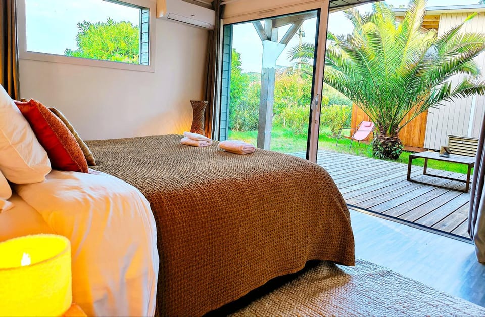 Bed, Garden, Garden view