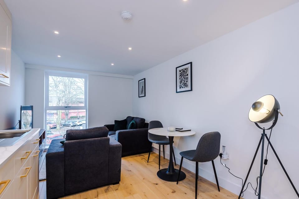 Cozy 1-Bedroom Getaway in Sale Apartment in England