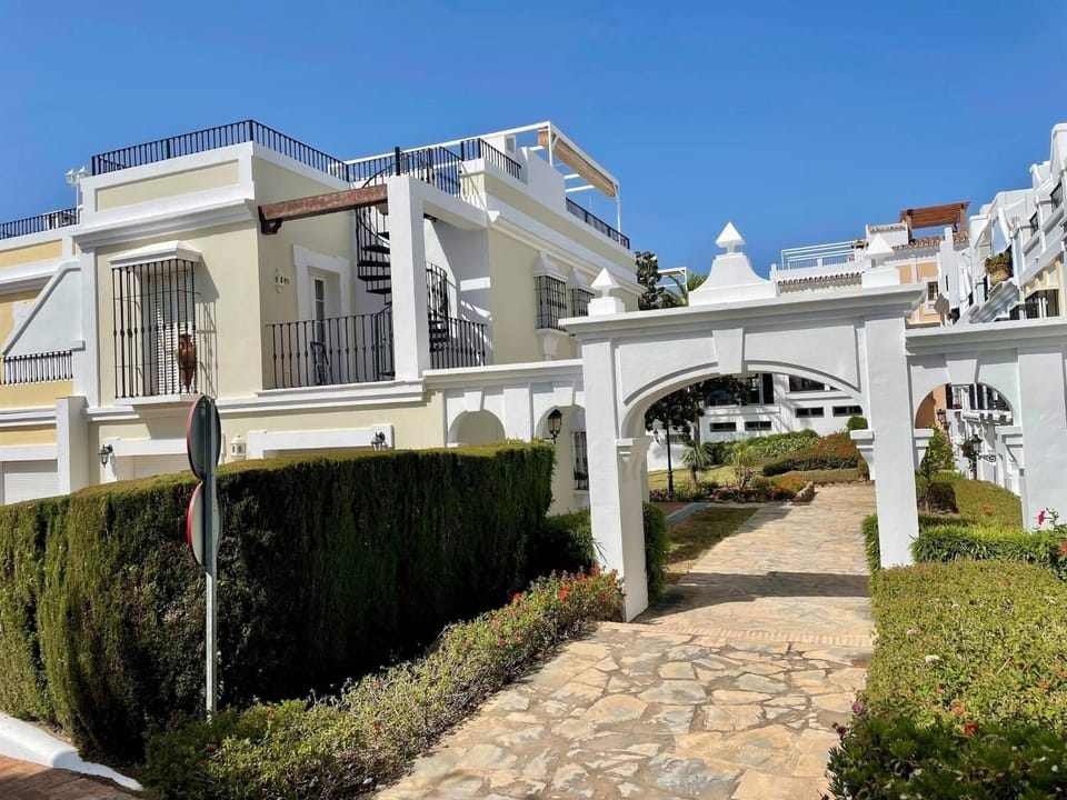 Luxury Townhouse Sea Views 10 Min from Puerto Bans House in Marbella