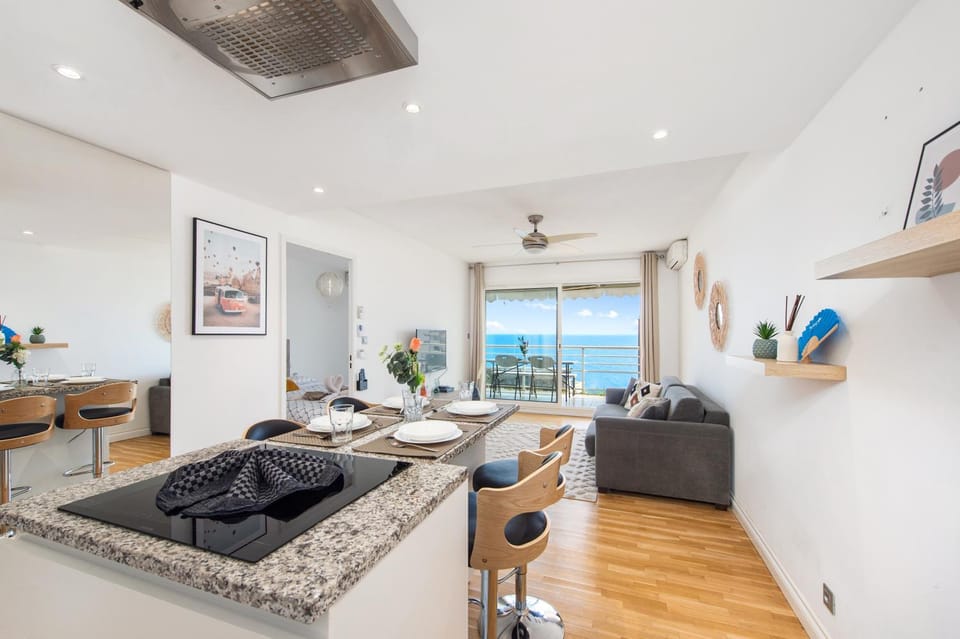 Kitchen or kitchenette, Living room, Dining area, Sea view