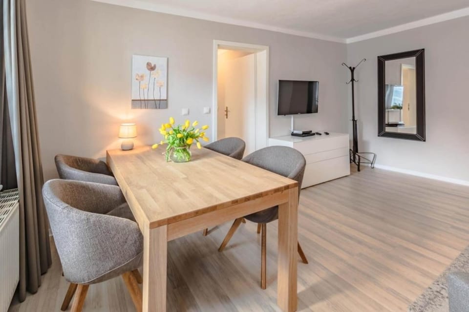 Villa Iduna Ferienwohnung No 7 - 2 OG mit Balkon nach Osten Apartment in Binz