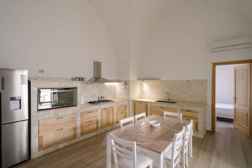 Kitchen or kitchenette, oven