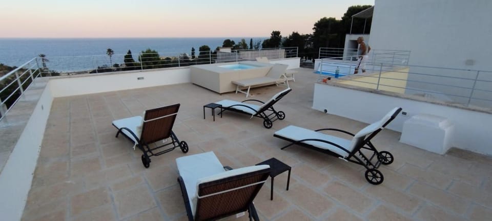 View (from property/room), Balcony/Terrace, Sea view, sunbed