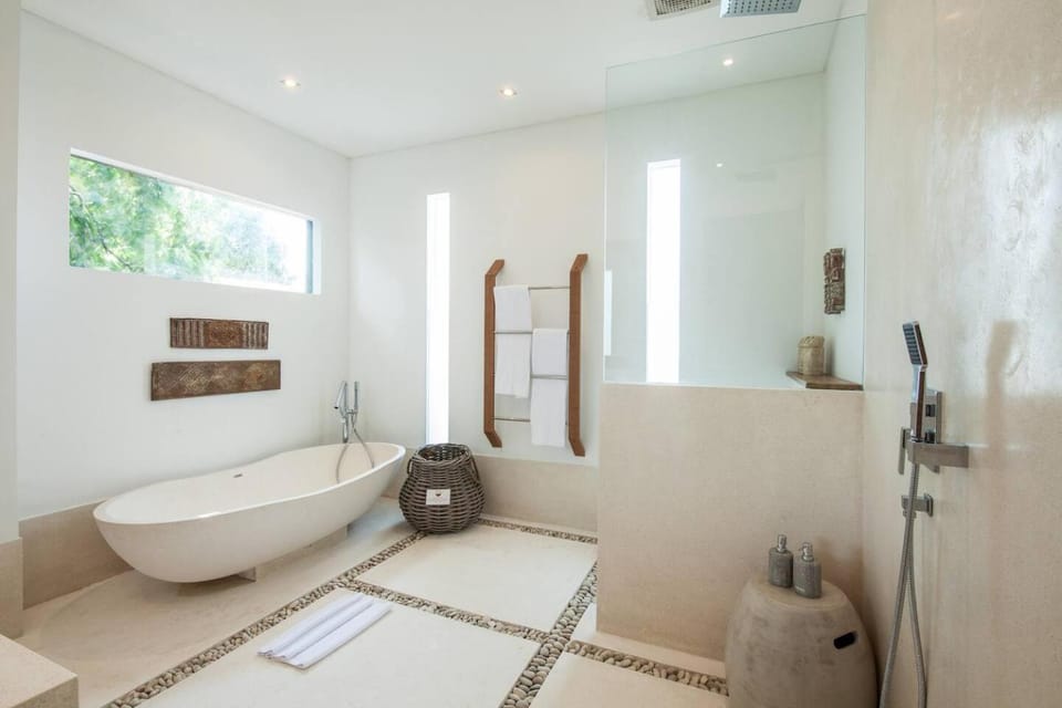 Amazing 4 bd villa in the heart of Seminyak Villa in Kuta