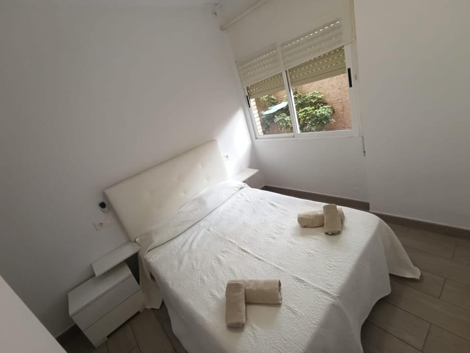 Apartamento reformado en 1ª linea de playa con terraza Apartment in Safor
