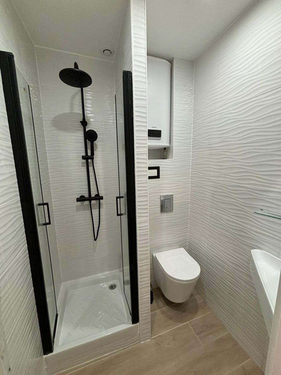 Studio Luxe Paris Apartment in Clichy