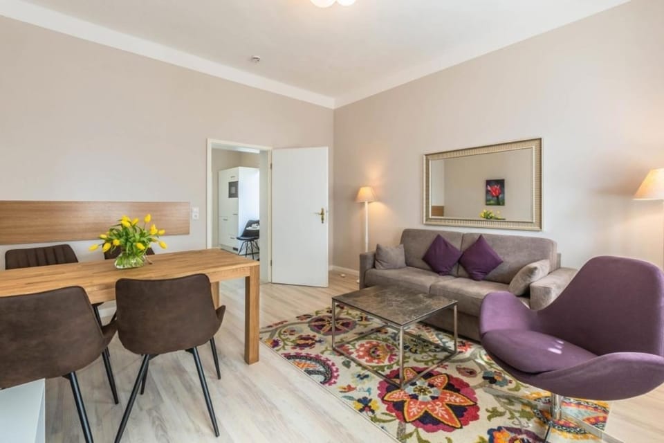 Villa Iduna Ferienwohnung No 2 - EG mit Balkon nach Osten Apartment in Binz