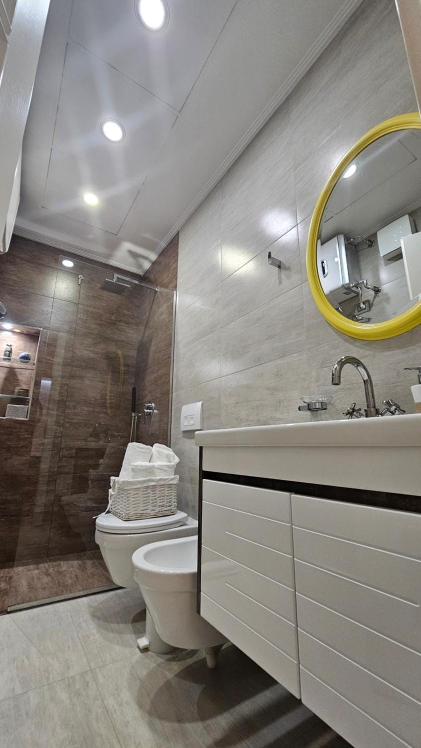 Shower, Bathroom, towels