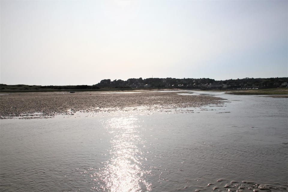 Nearby landmark, Natural landscape