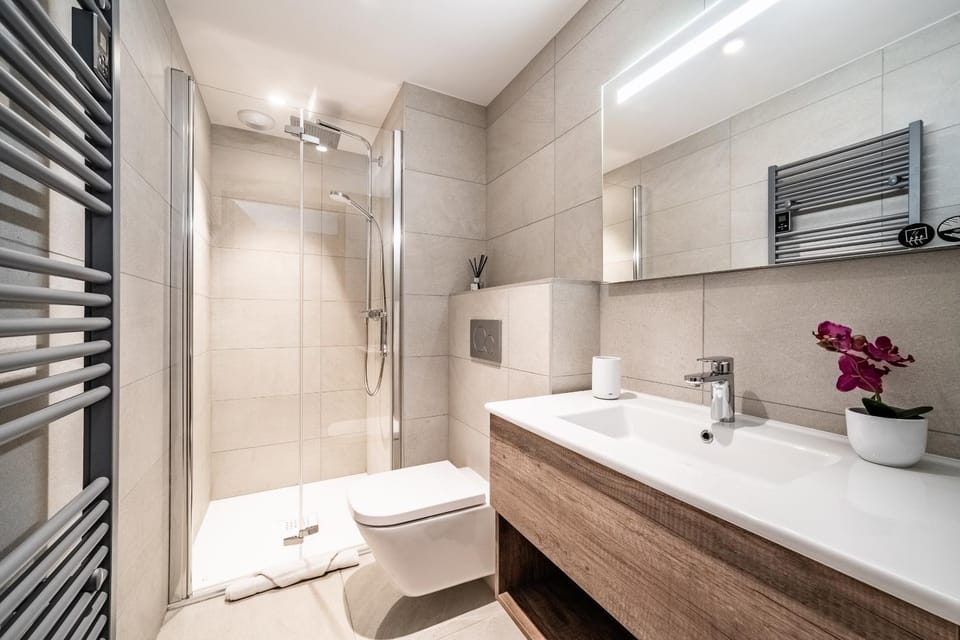 Shower, Toilet, Bathroom