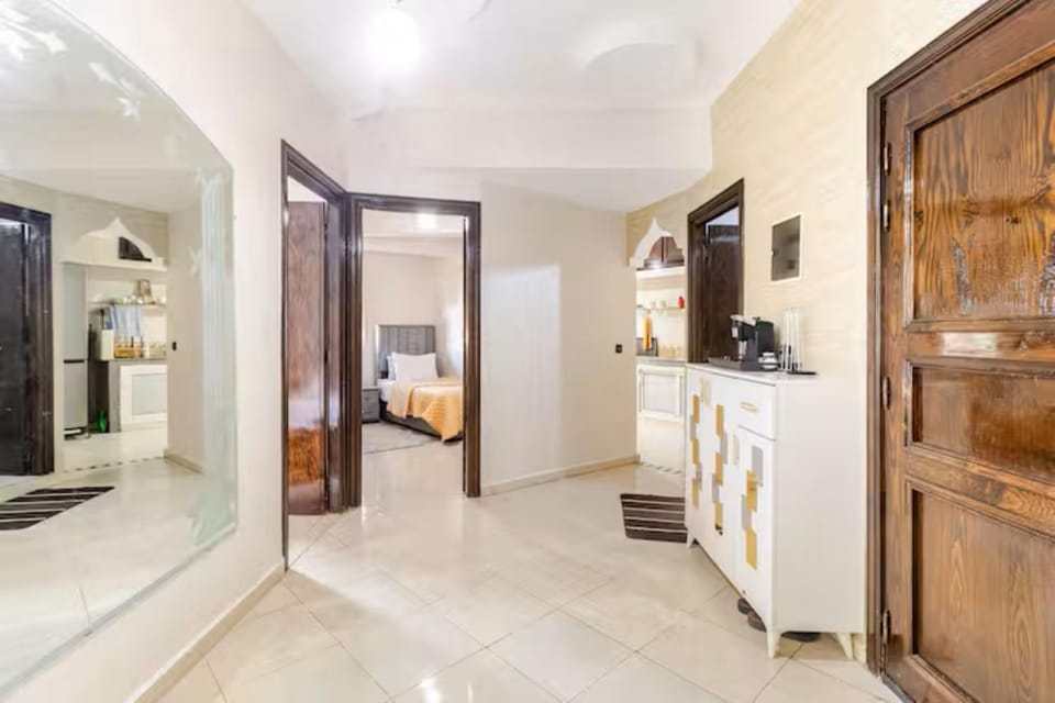 TV and multimedia, Photo of the whole room, wardrobe