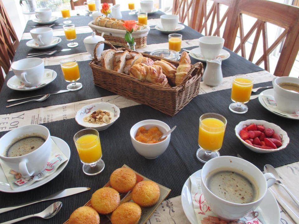 Dining area, Breakfast